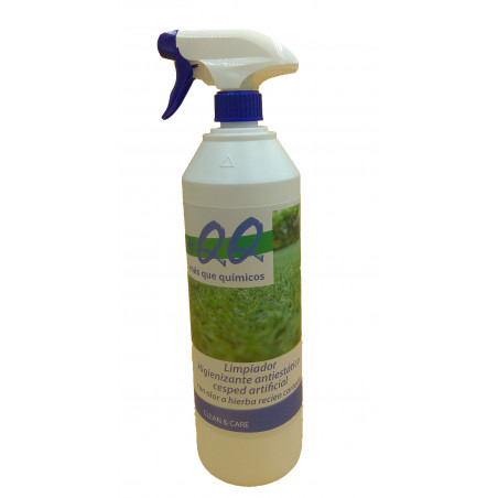 Antistatic cleaner for artificial grass